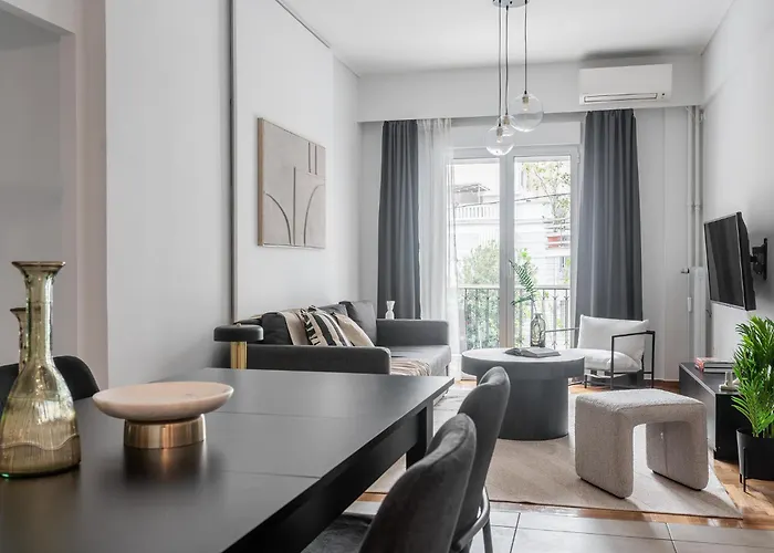 Charming & Comfy 2Bd Apartment In Acropolis Area By Upstreet
