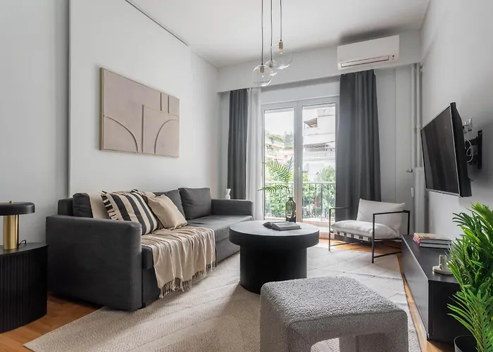 Charming & Comfy 2Bd Apartment In Acropolis Area By Upstreet