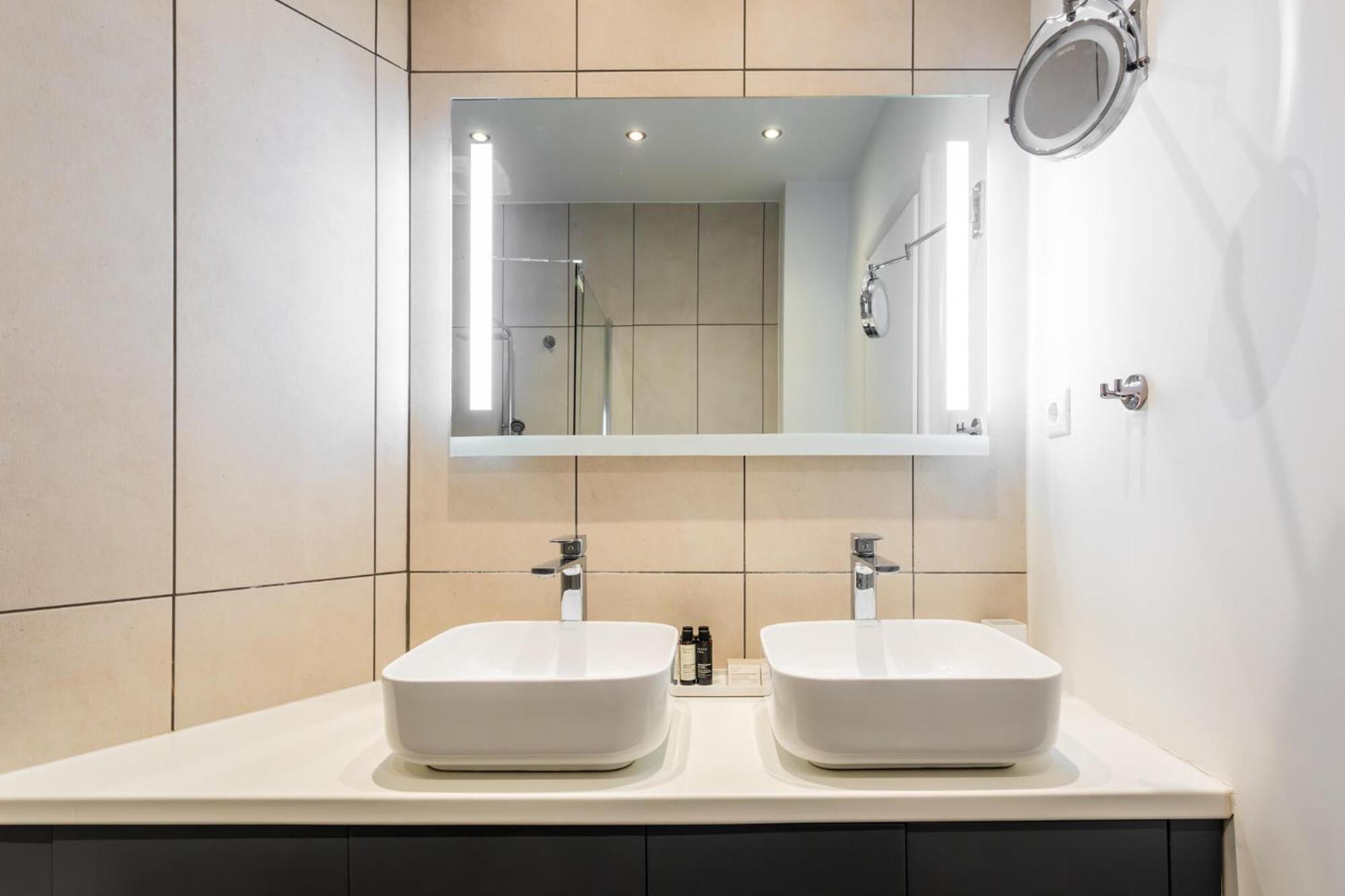 Apartament Charming & Comfy 2bd In Acropolis Area By Upstreet
